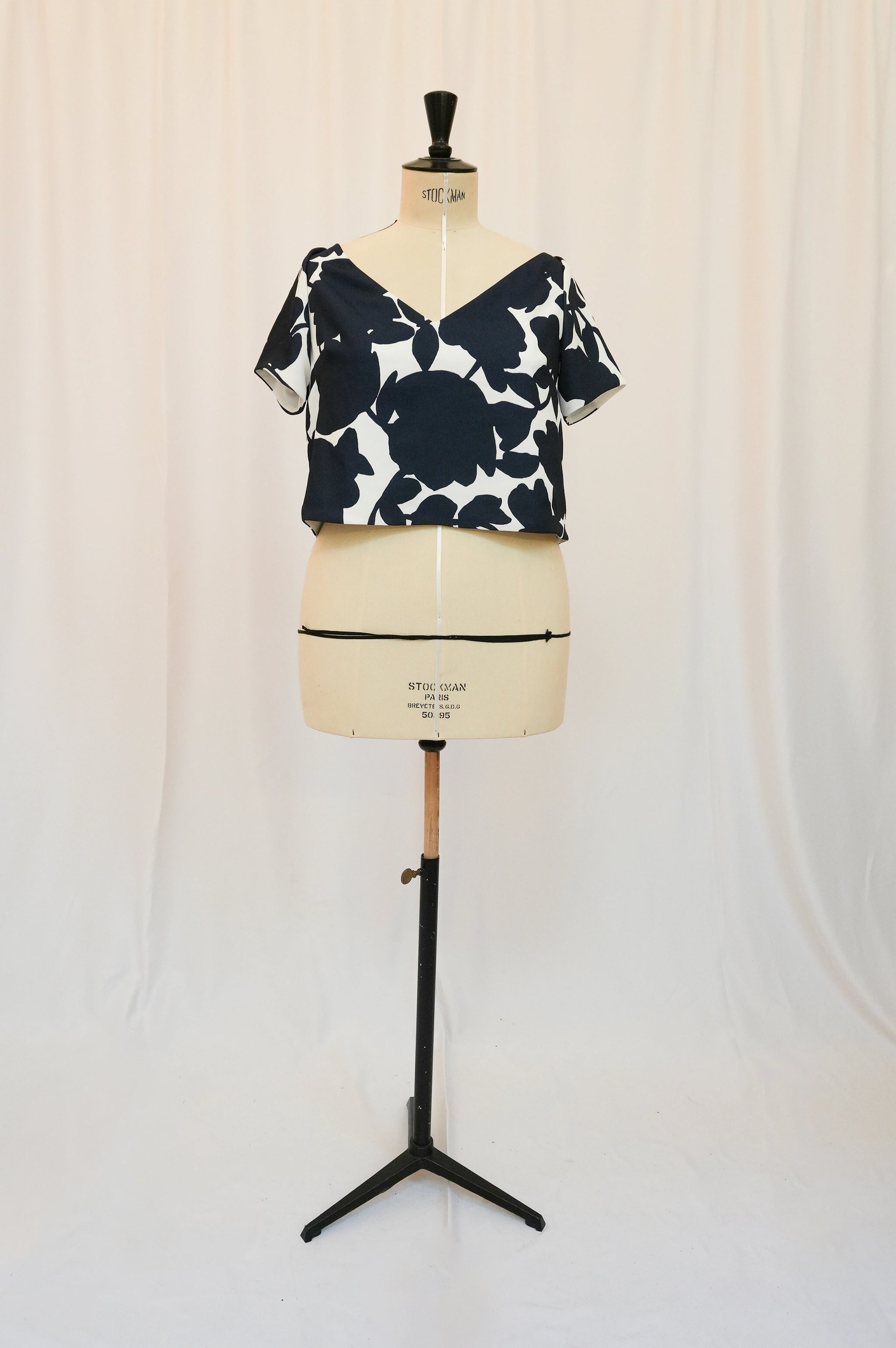 Top Intrépide fleur bleu et blanche T44 n°758 - Vente Prototype