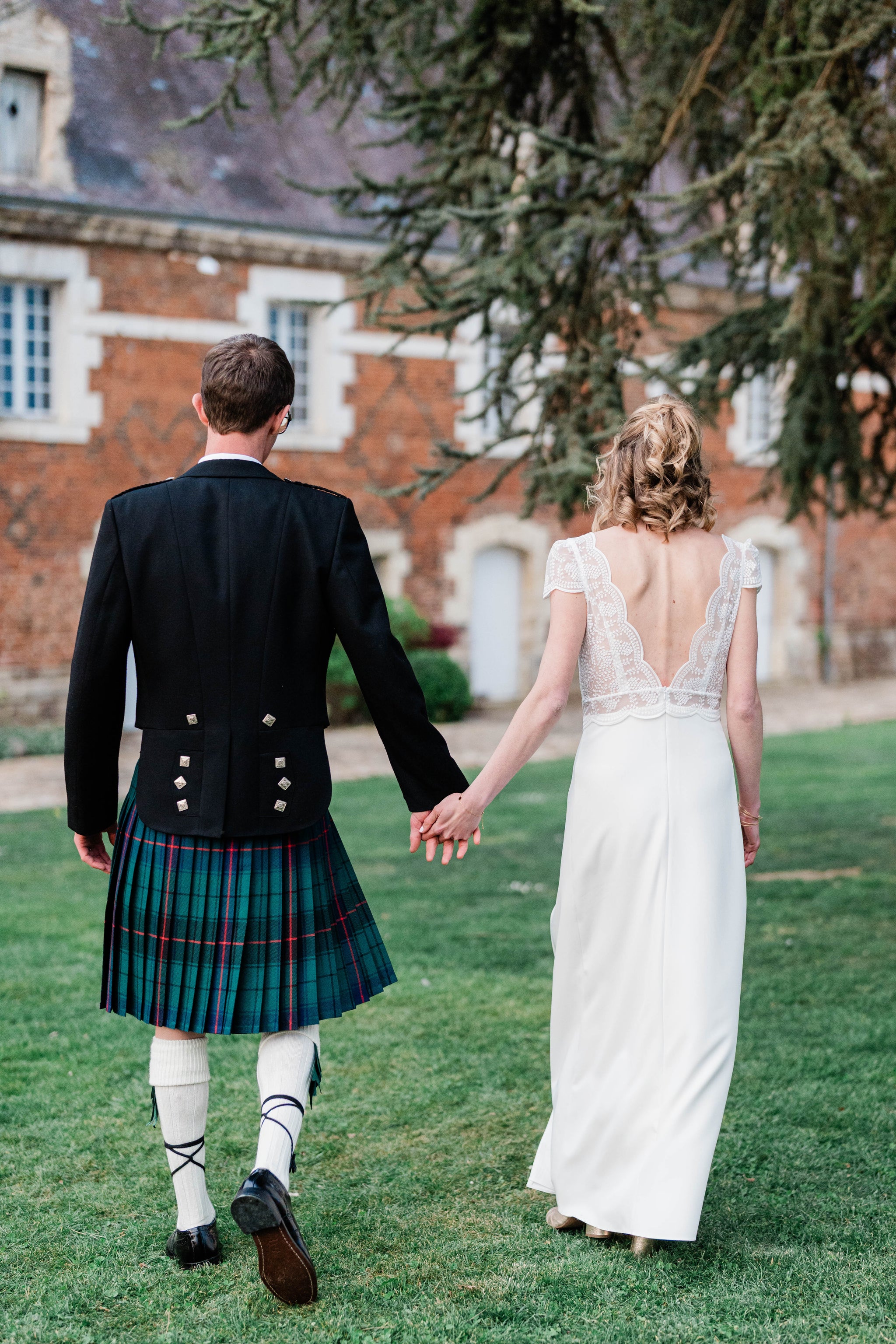 Seconde Main - Ensemble Jupe Élancée et Top Joviale C48 - L'Amusée