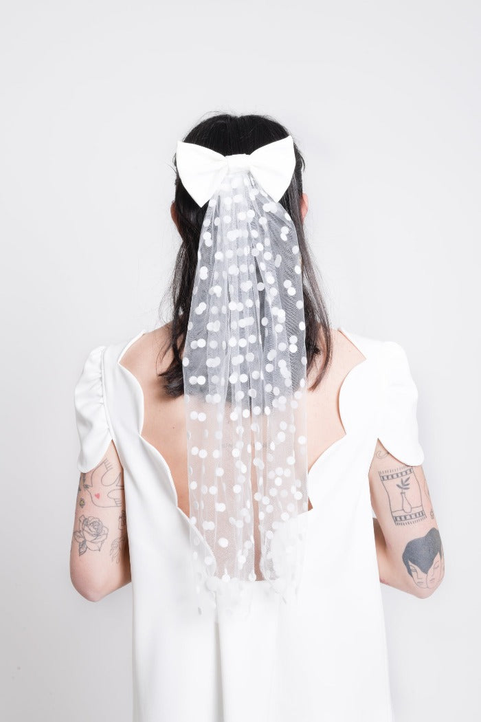 Dotted Short Veil and Bow 